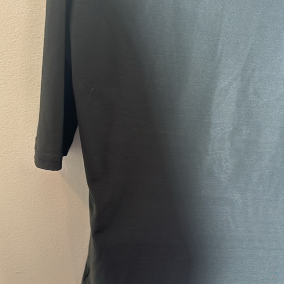 Under Armour Black Heatgear Short Sleeve Shirt Size Medium - Picture 6 of 6